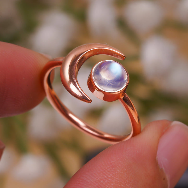 natural rainbow moonstone round moon design 925 sterling silver rose gold plated ring 7 25 us 2 7 gms y 7791