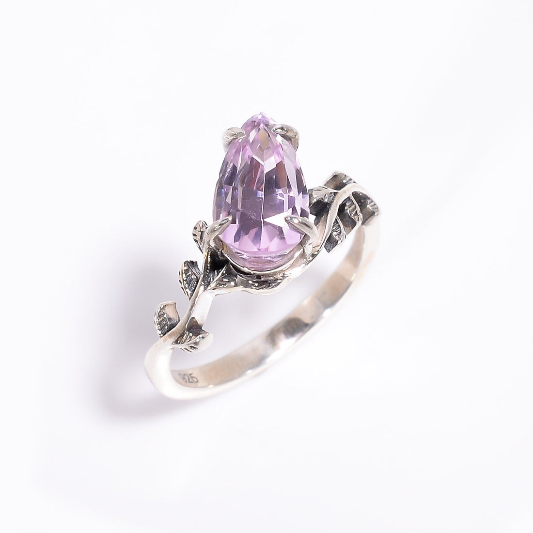 natural kunzite pear shape ring 925 sterling silver ring 7 us 2 9 gms y 7790